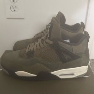 Olive green Jordan 4 size 10.5 men’s.come with original box